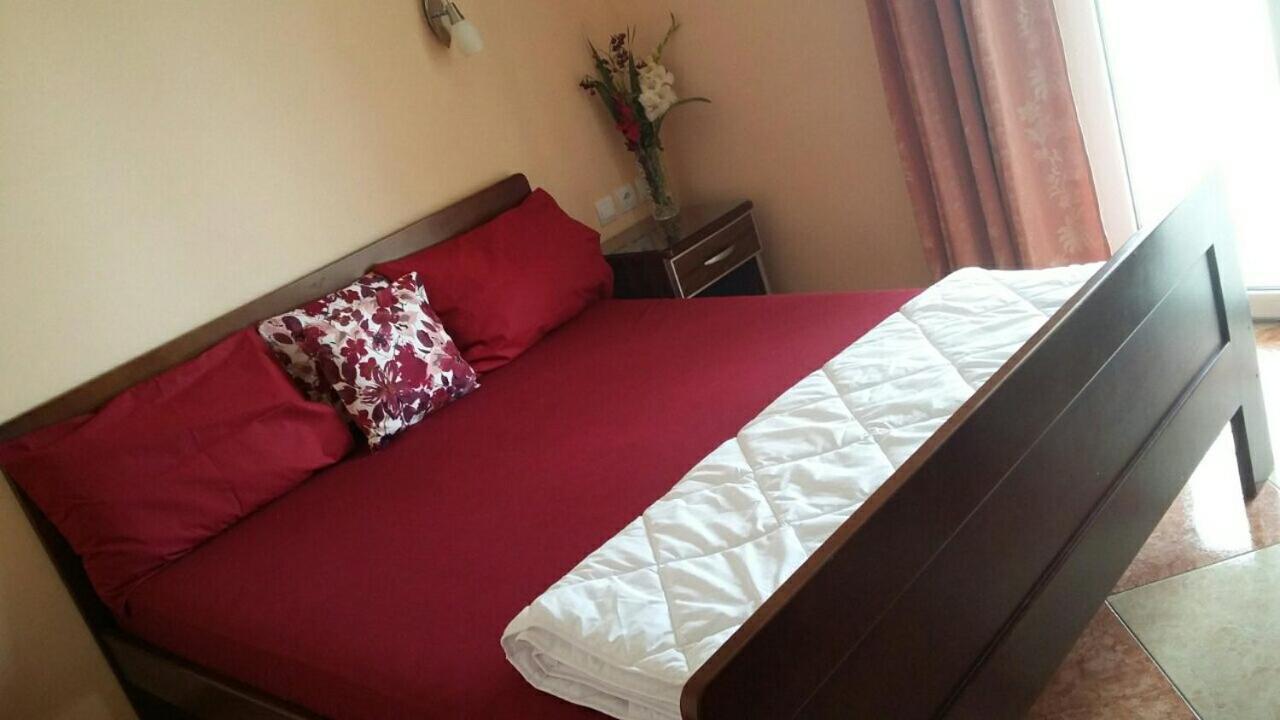 Apartmani Becici Bilik gambar
