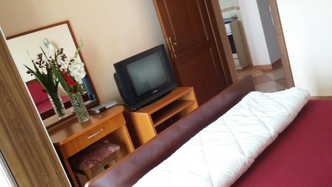 Apartmani Becici Bilik gambar