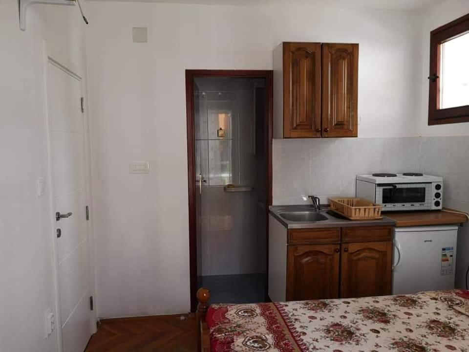 Apartmani Becici Bilik gambar