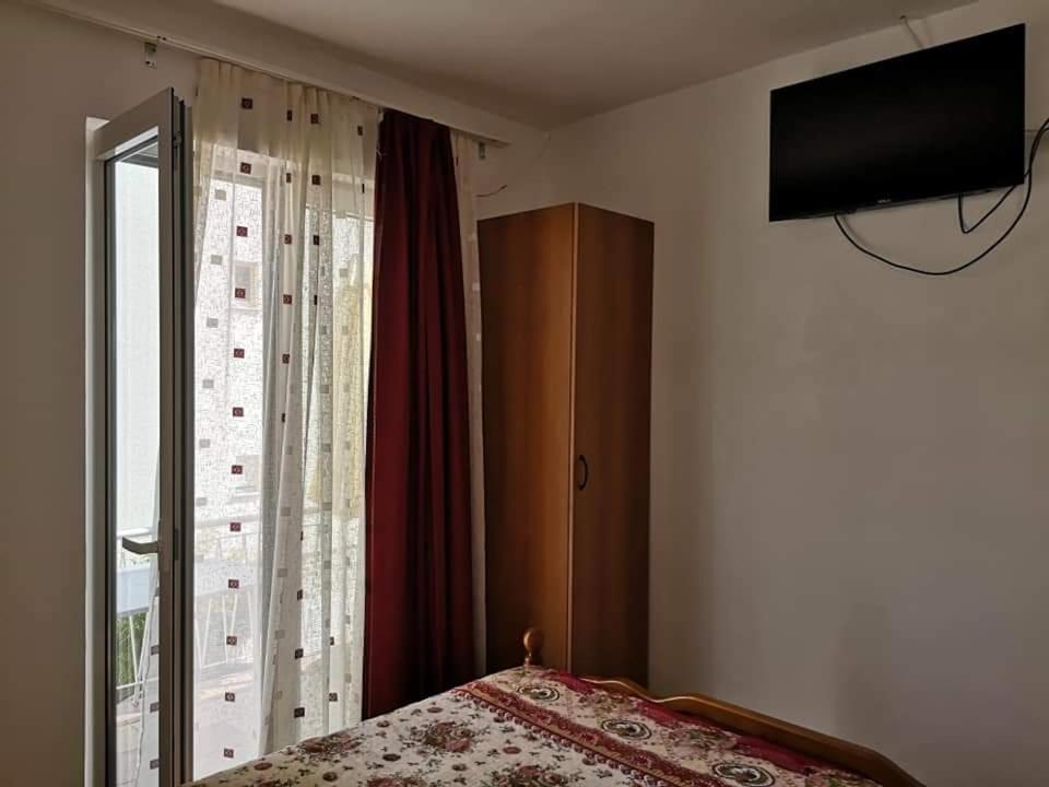 Apartmani Becici Bilik gambar