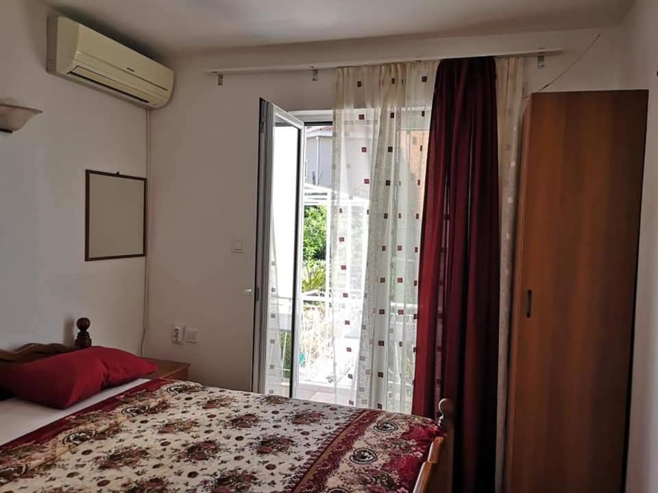 Apartmani Becici Bilik gambar
