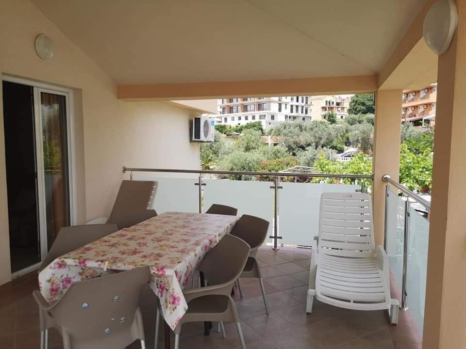 Apartmani Becici Luaran gambar