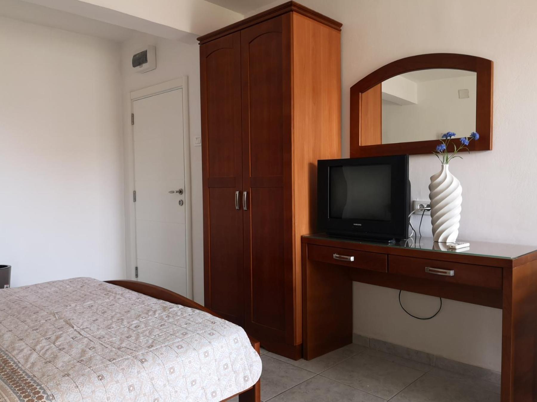 Apartmani Becici Bilik gambar