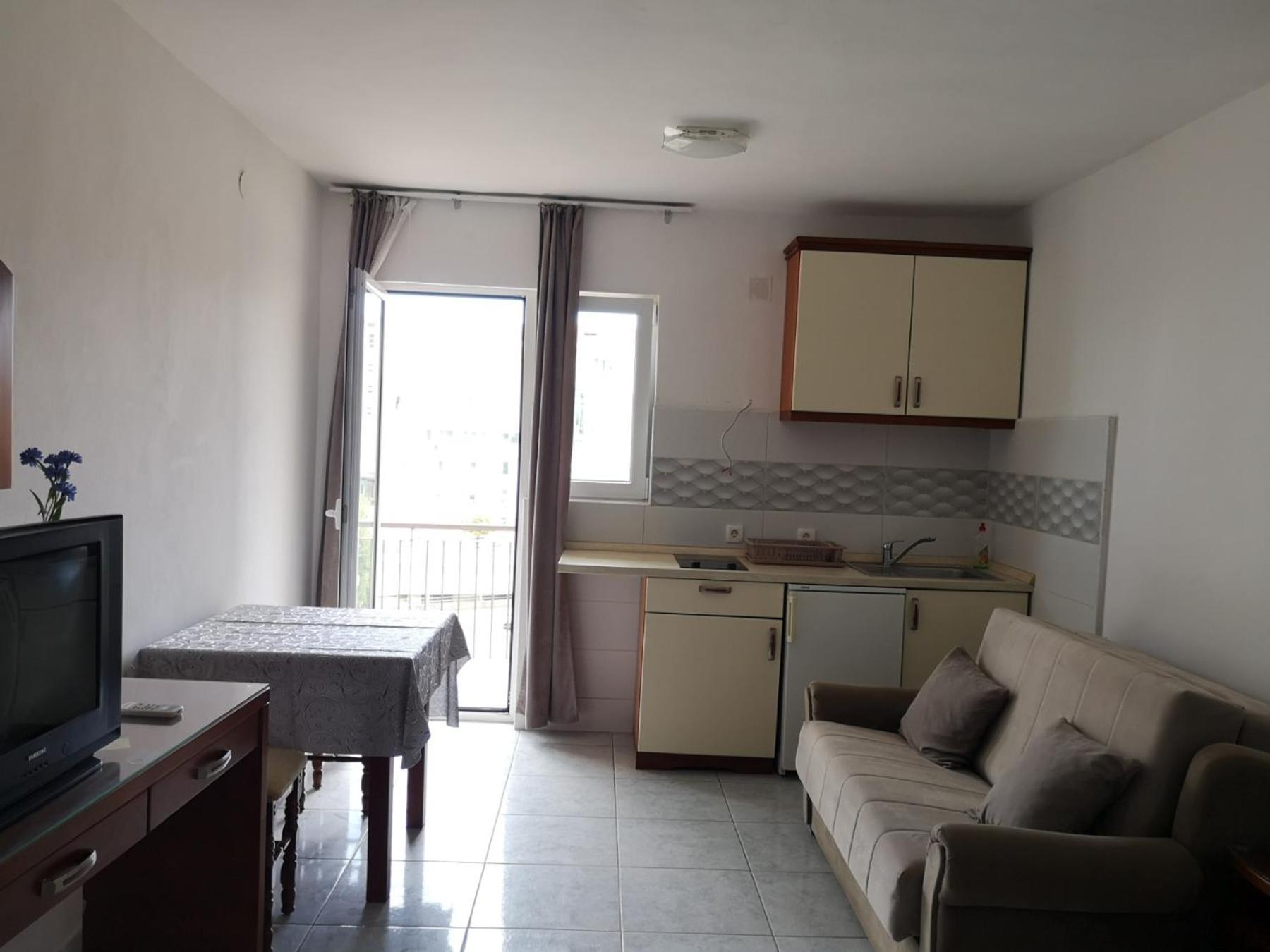 Apartmani Becici Bilik gambar