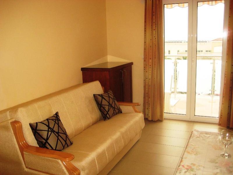 Apartmani Becici Bilik gambar