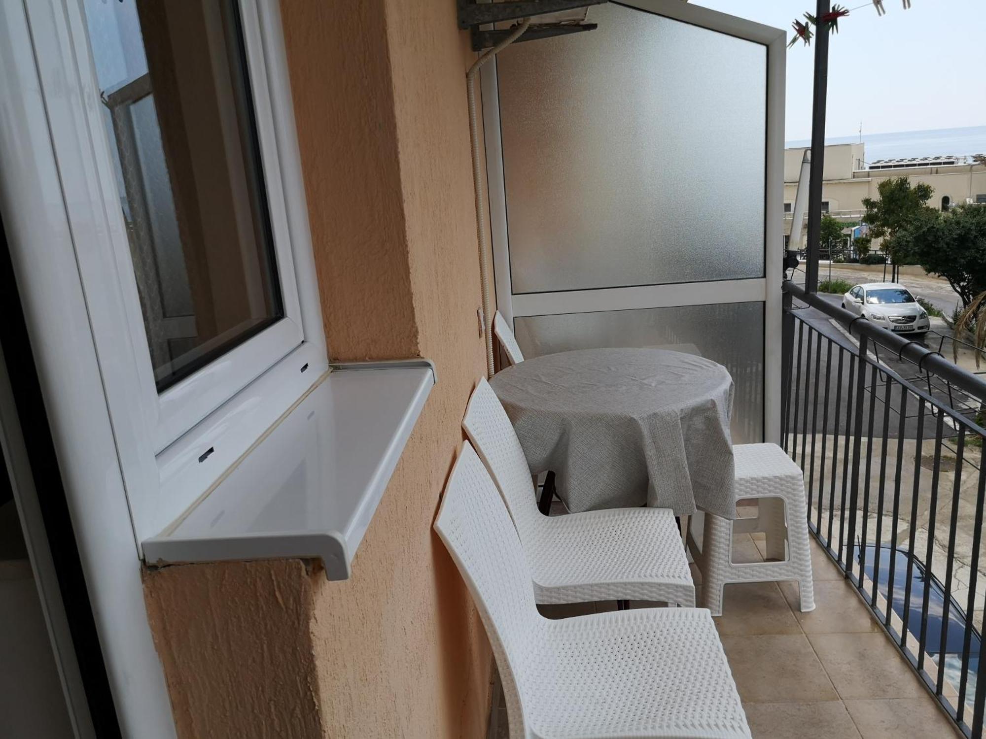 Apartmani Becici Bilik gambar